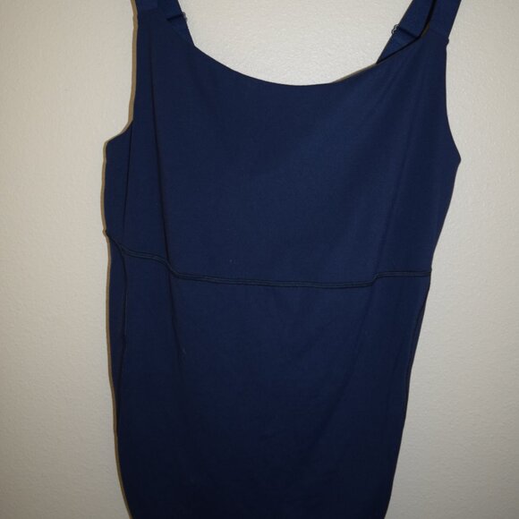 GAME by UNIVERSAL STANDARD Rally Tank Top Shirt Tee Shelf Bra Adjustable H66 - Picture 6 of 6